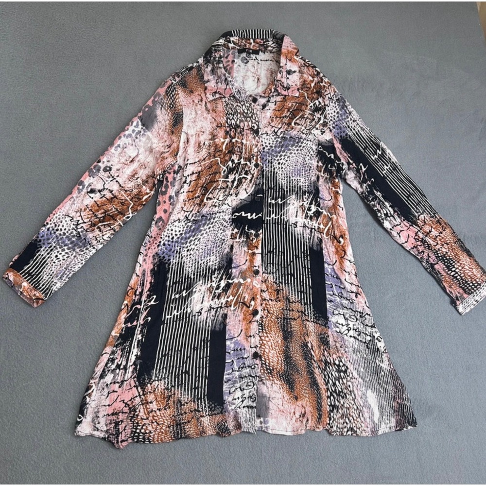 Yest Button Down Tunic Women 10 Multicolor Mixed Print Script Viscose Longline